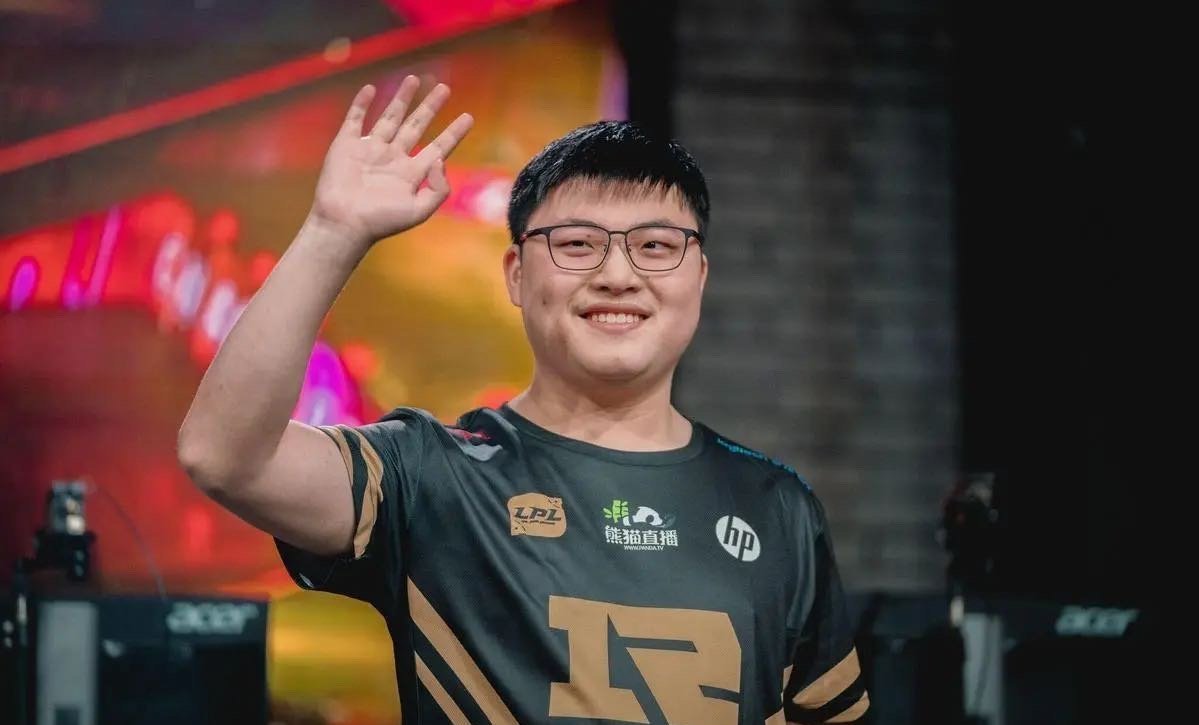 九游体育-Uzi重要时刻重返赛场，切尔西带队取胜！热度持续攀升的简单介绍