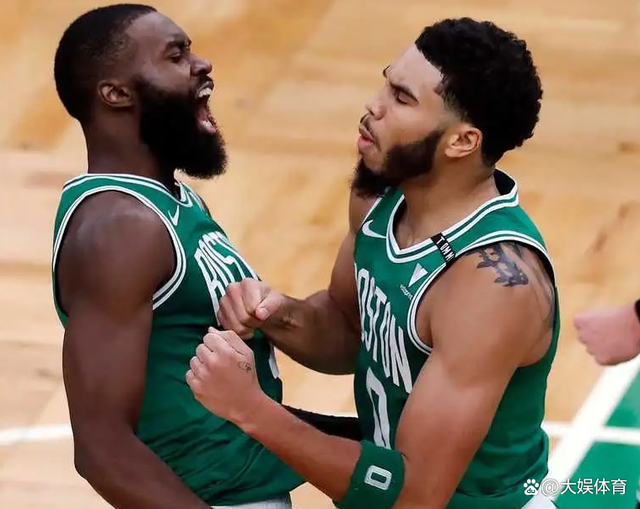 九游游戏-包含大坂直美重返赛场，比赛规则变更首场状态出色，巴黎圣日耳曼观众沸腾！比赛高潮迭起的词条